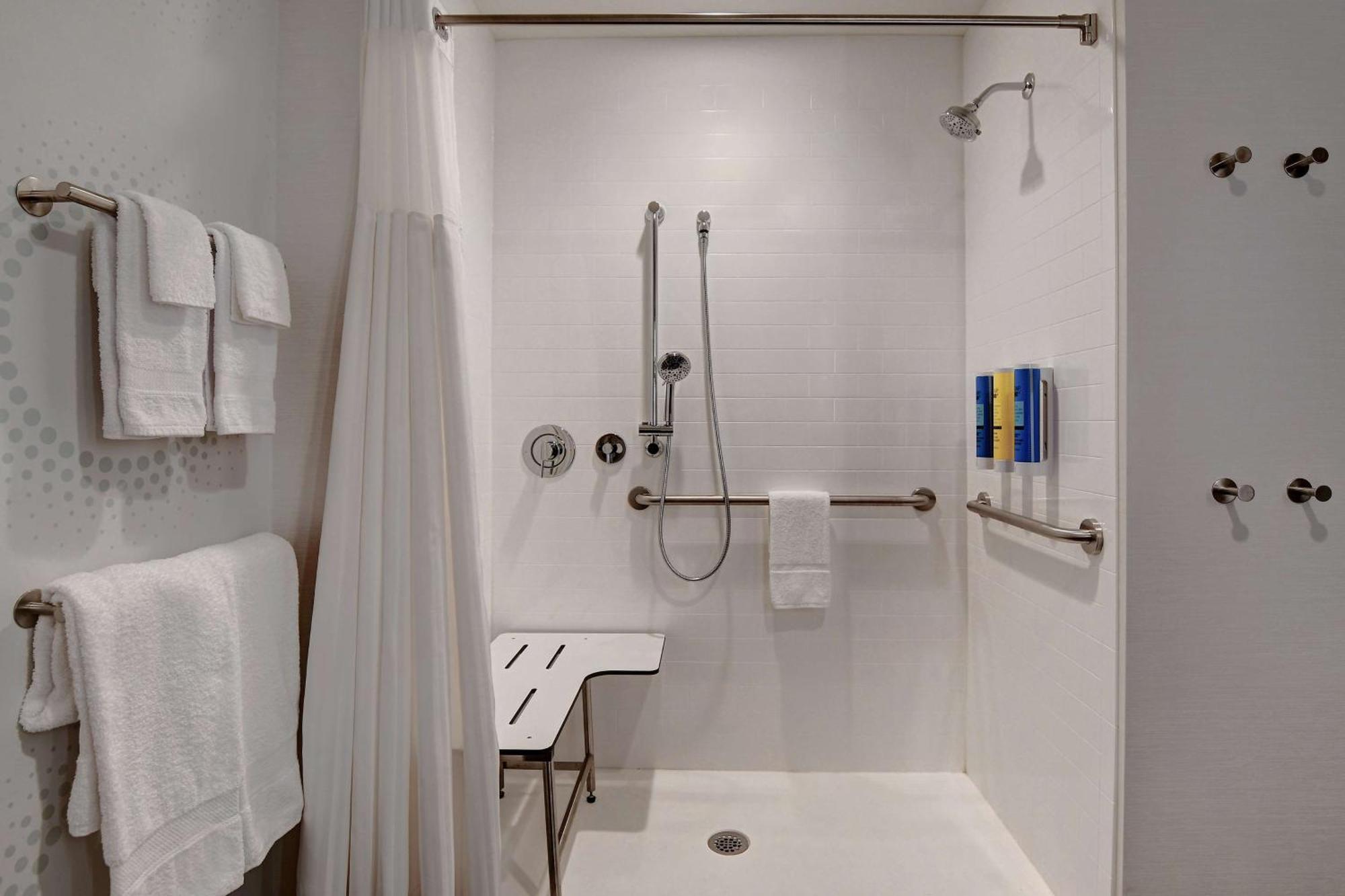 Hotel Tru By Hilton North, Ga
